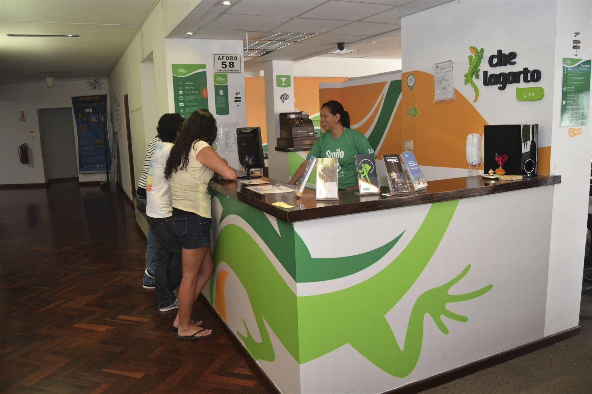 Che Lagarto Hostel Lima Bagian luar foto